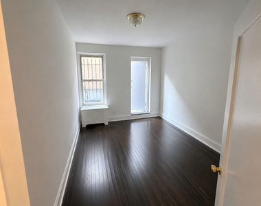 987 1st Avenue - Photo Thumbnail 4
