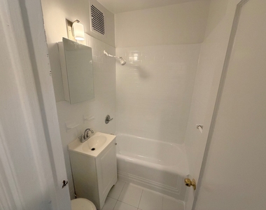987 1st Avenue - Photo Thumbnail 3