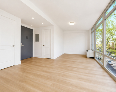 3440 Guider Avenue - Photo Thumbnail 2