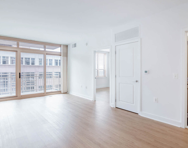 818 N. Quincy Street - Photo Thumbnail 9