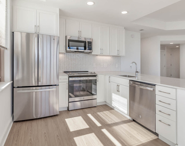 818 N. Quincy Street - Photo Thumbnail 3