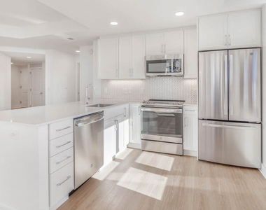 818 N. Quincy Street - Photo Thumbnail 5