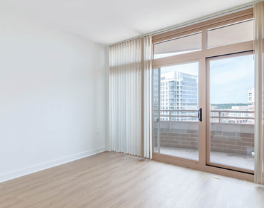 818 N. Quincy Street - Photo Thumbnail 10