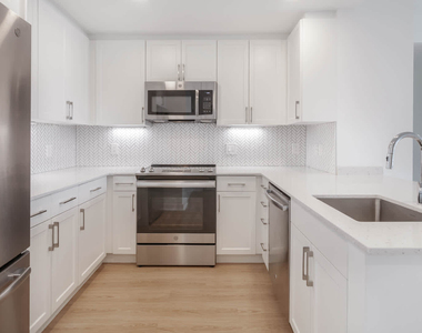 818 N. Quincy Street - Photo Thumbnail 4