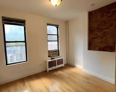 401 East 90th Street - Photo Thumbnail 3