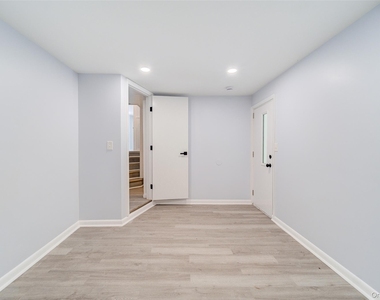 219 Benedict Road - Photo Thumbnail 32