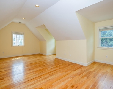 23 Sandyfields Lane - Photo Thumbnail 23