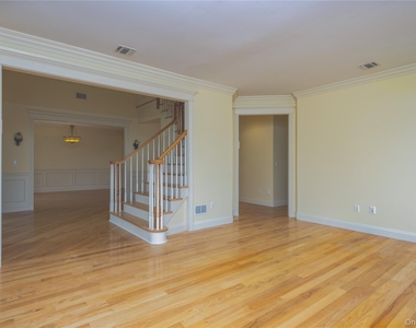 23 Sandyfields Lane - Photo Thumbnail 9