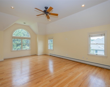 23 Sandyfields Lane - Photo Thumbnail 27