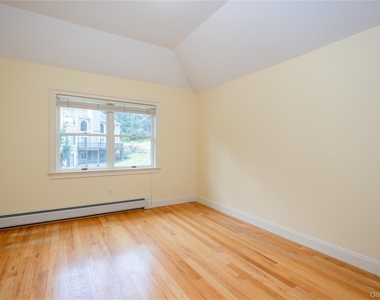 23 Sandyfields Lane - Photo Thumbnail 25
