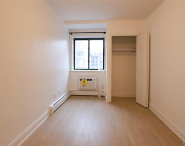 41-05 College Point Boulevard - Photo Thumbnail 4
