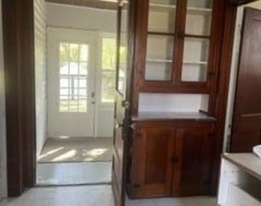 8 Summit Street - Photo Thumbnail 12