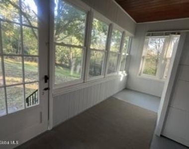 8 Summit Street - Photo Thumbnail 10