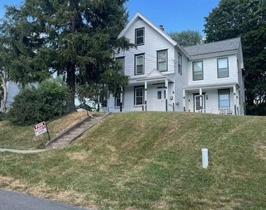 8 Summit Street - Photo Thumbnail 1