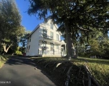 8 Summit Street - Photo Thumbnail 14