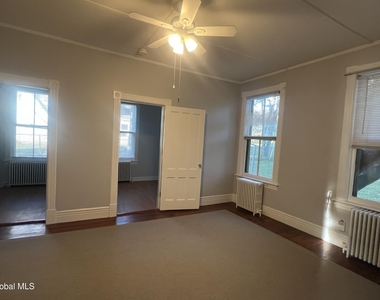 8 Summit Street - Photo Thumbnail 7
