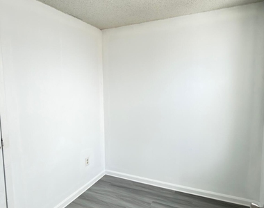 3134 6th Avenue - Photo Thumbnail 9