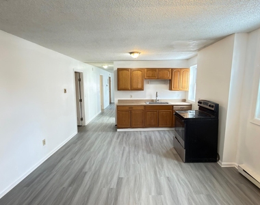 3134 6th Avenue - Photo Thumbnail 2