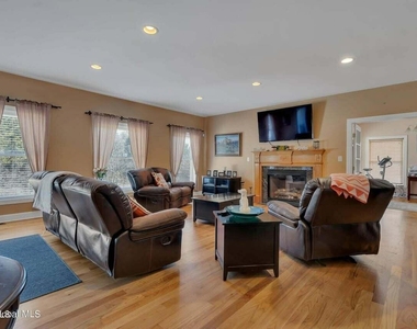 620 Sacandaga Road - Photo Thumbnail 14
