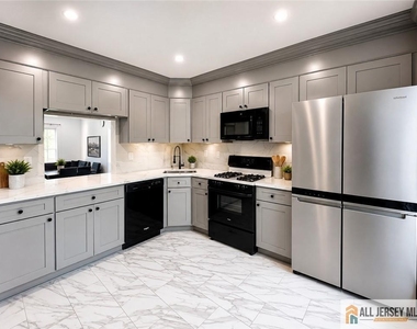 102 Goodwin Drive - Photo Thumbnail 1