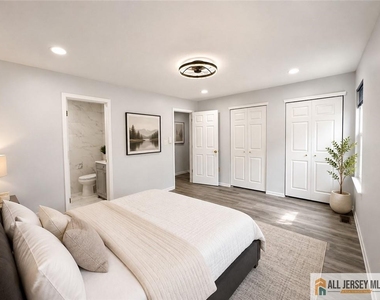 102 Goodwin Drive - Photo Thumbnail 12
