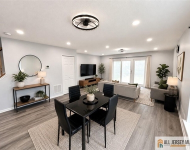 102 Goodwin Drive - Photo Thumbnail 3
