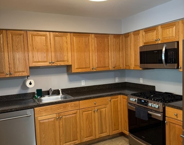 1325 Fernwood Court - Photo Thumbnail 6