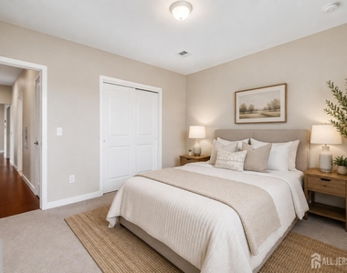 347 Pond Lane - Photo Thumbnail 8