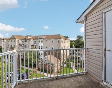 347 Pond Lane - Photo Thumbnail 17