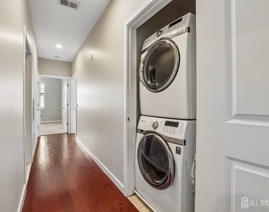 347 Pond Lane - Photo Thumbnail 16