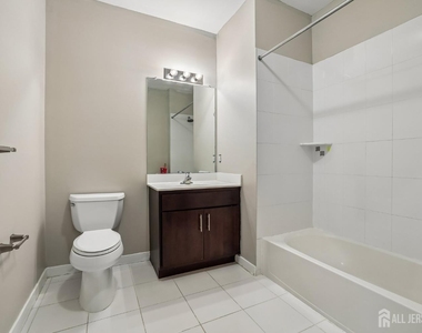 347 Pond Lane - Photo Thumbnail 15