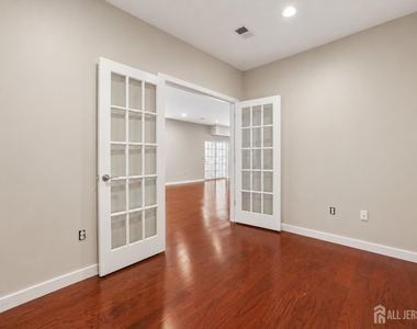 347 Pond Lane - Photo Thumbnail 13