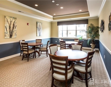 835 Liberty Court - Photo Thumbnail 12