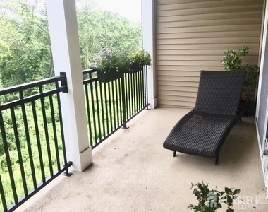 835 Liberty Court - Photo Thumbnail 9