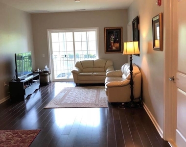 835 Liberty Court - Photo Thumbnail 1