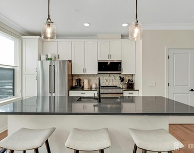 610 Sadie Circle - Photo Thumbnail 9