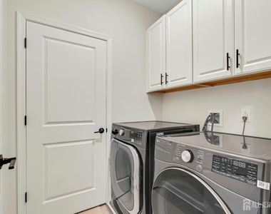 610 Sadie Circle - Photo Thumbnail 24