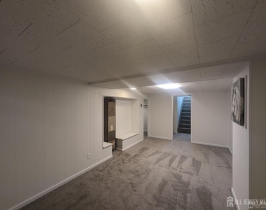 6 Hillside Avenue - Photo Thumbnail 38
