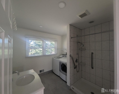 6 Hillside Avenue - Photo Thumbnail 15