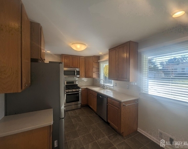 6 Hillside Avenue - Photo Thumbnail 3