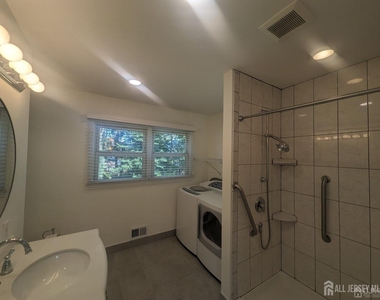 6 Hillside Avenue - Photo Thumbnail 14