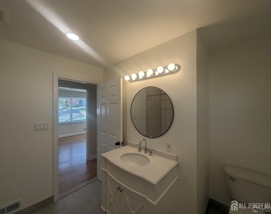 6 Hillside Avenue - Photo Thumbnail 13