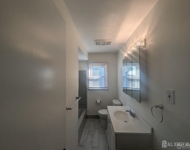 6 Hillside Avenue - Photo Thumbnail 12