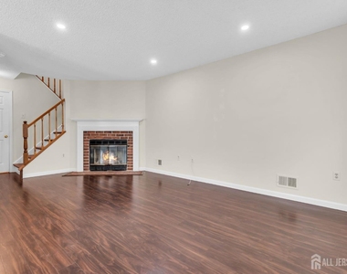 10 Brighton Way - Photo Thumbnail 8
