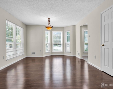10 Brighton Way - Photo Thumbnail 5