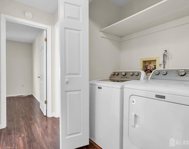 10 Brighton Way - Photo Thumbnail 27