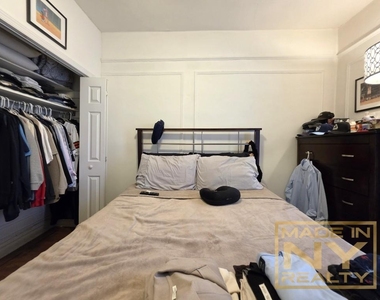 421 W 24th Street - Photo Thumbnail 5
