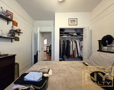 421 W 24th Street - Photo Thumbnail 7