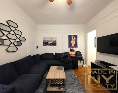 421 W 24th Street - Photo Thumbnail 3