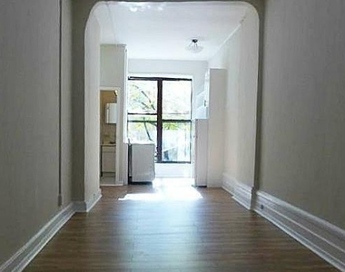 318 W 106th Street - Photo Thumbnail 3